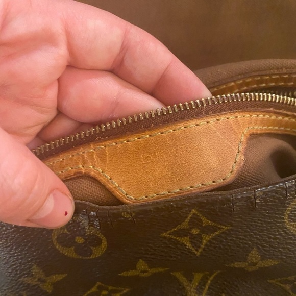 Louis Vuitton Bag - Picture 8 of 17